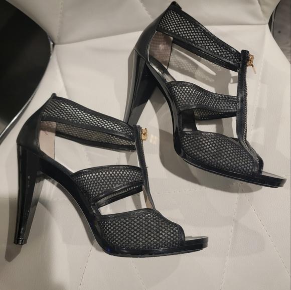 MICHAEL Micheal Kors Berkley T-Strap Mesh Heel Sandal Size 7 - Picture 7 of 10